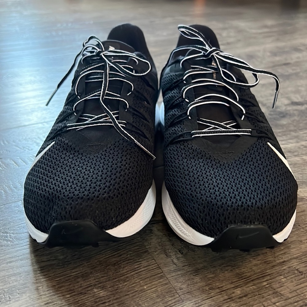 New aw/out tags Nike Quest Running Shoes Black 9.5 W
